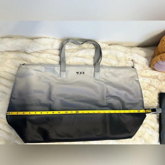 TUMI Gradient Gray and Black Travel Bag - Picture 6 of 15